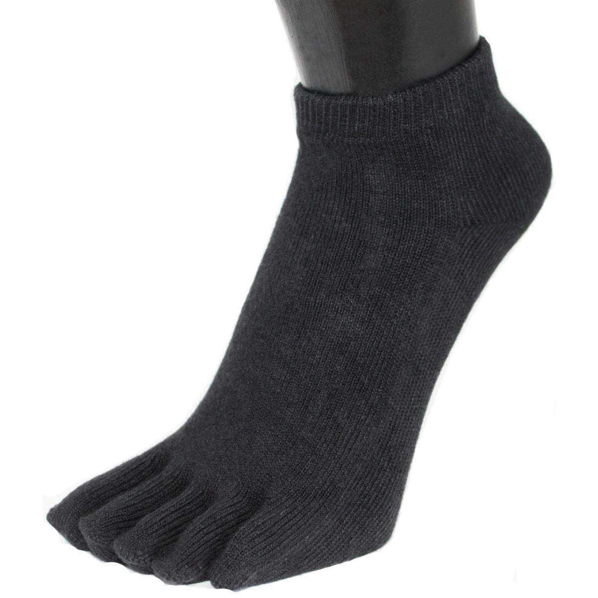 https://www.kjbeckett.com/cdn/shop/products/toetoe-everyday-trainer-toe-socks---black-31041625.jpg?v=1651826980